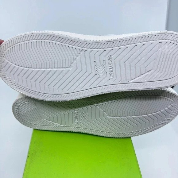 Cariuma Unisex Oca Low Canvas Sneaker Shoes Black White Polka Dots Size 10/11.5 - Picture 7 of 8